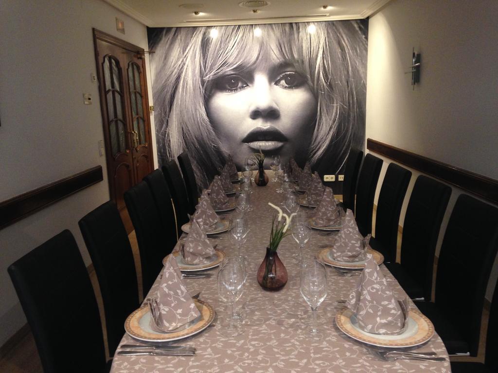 Hotel Manel Martorell Εξωτερικό φωτογραφία