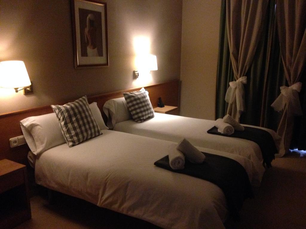 Hotel Manel Martorell Εξωτερικό φωτογραφία