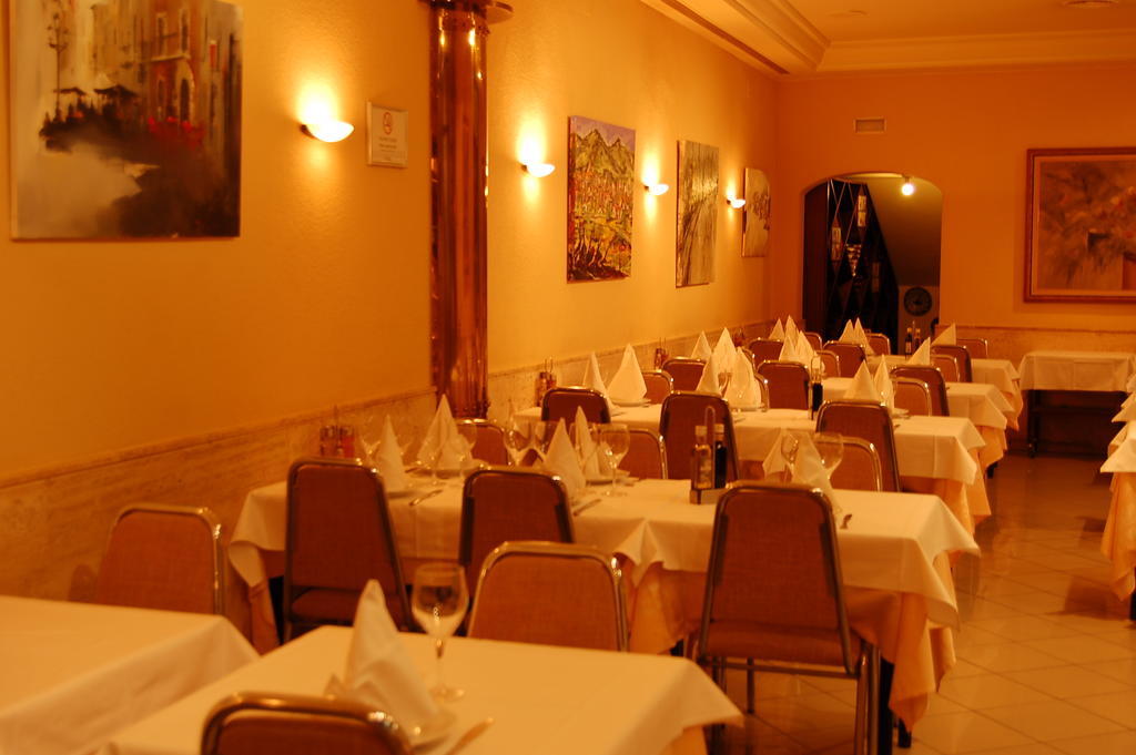 Hotel Manel Martorell Εξωτερικό φωτογραφία